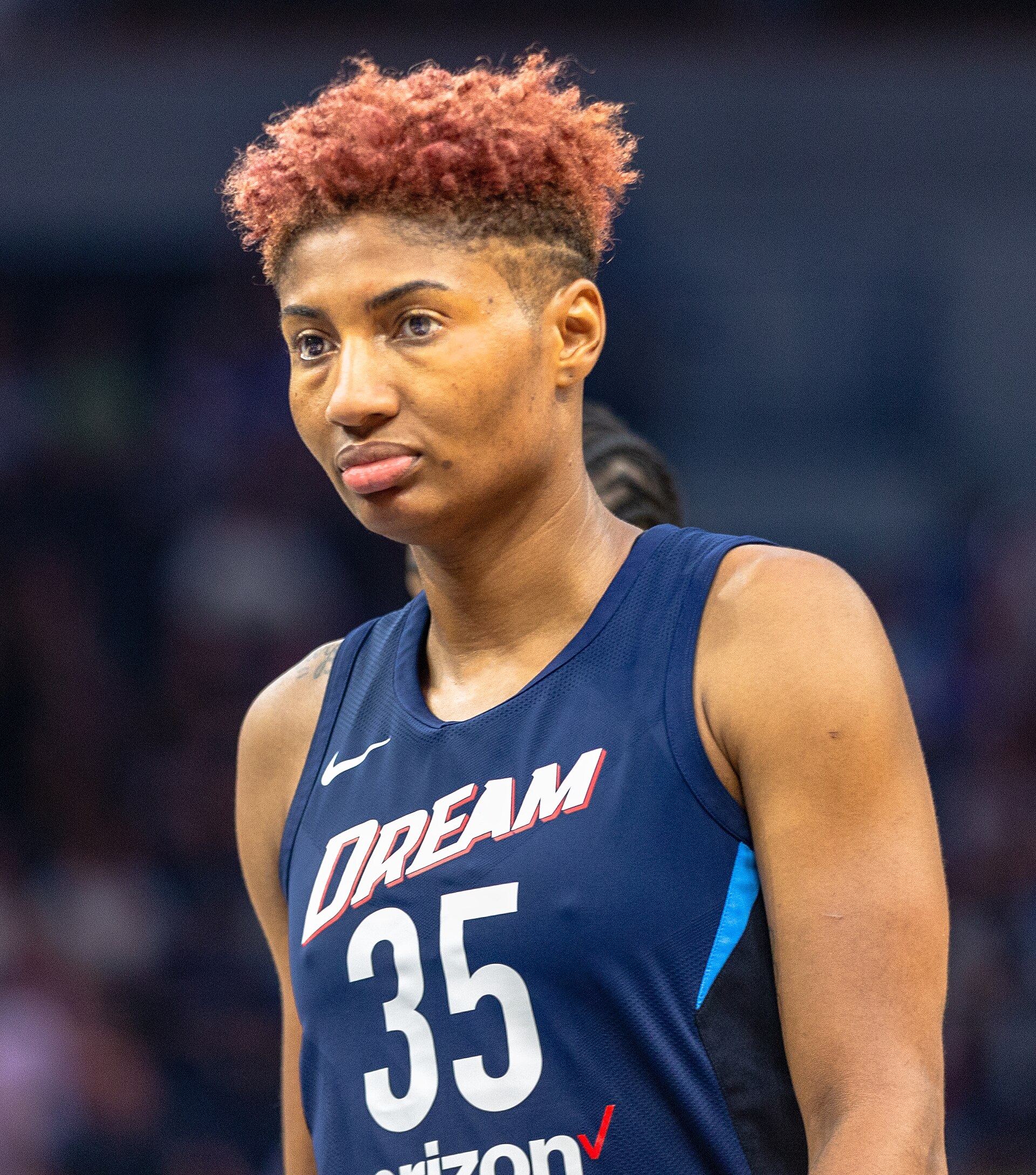 Imagem de referência relacionada a Angel McCoughtry, item descrito como jogadora de basquetebol norte-americana