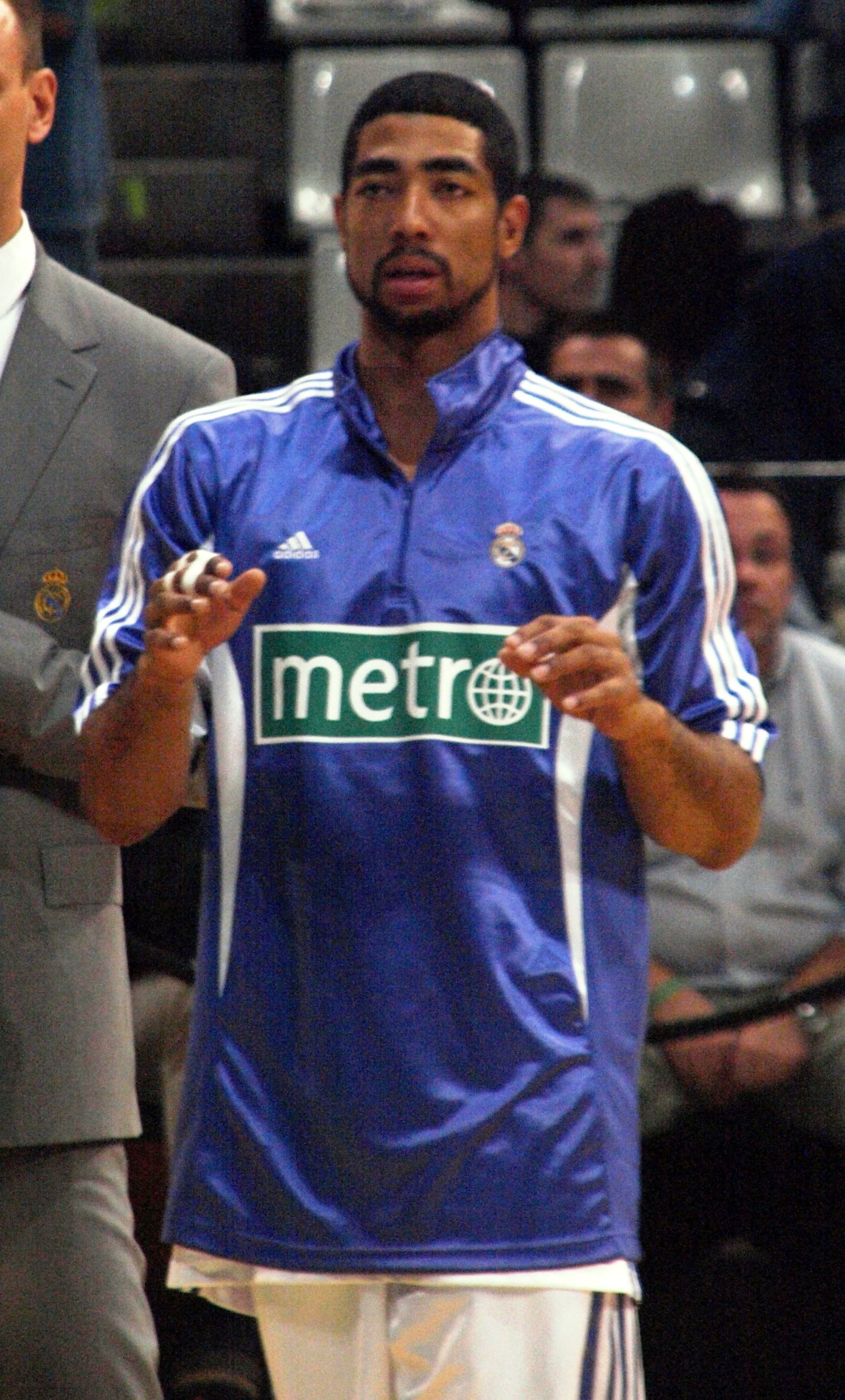 Imagem de referência relacionada a Jeremiah Massey, item descrito como basquetebolista estadunidense