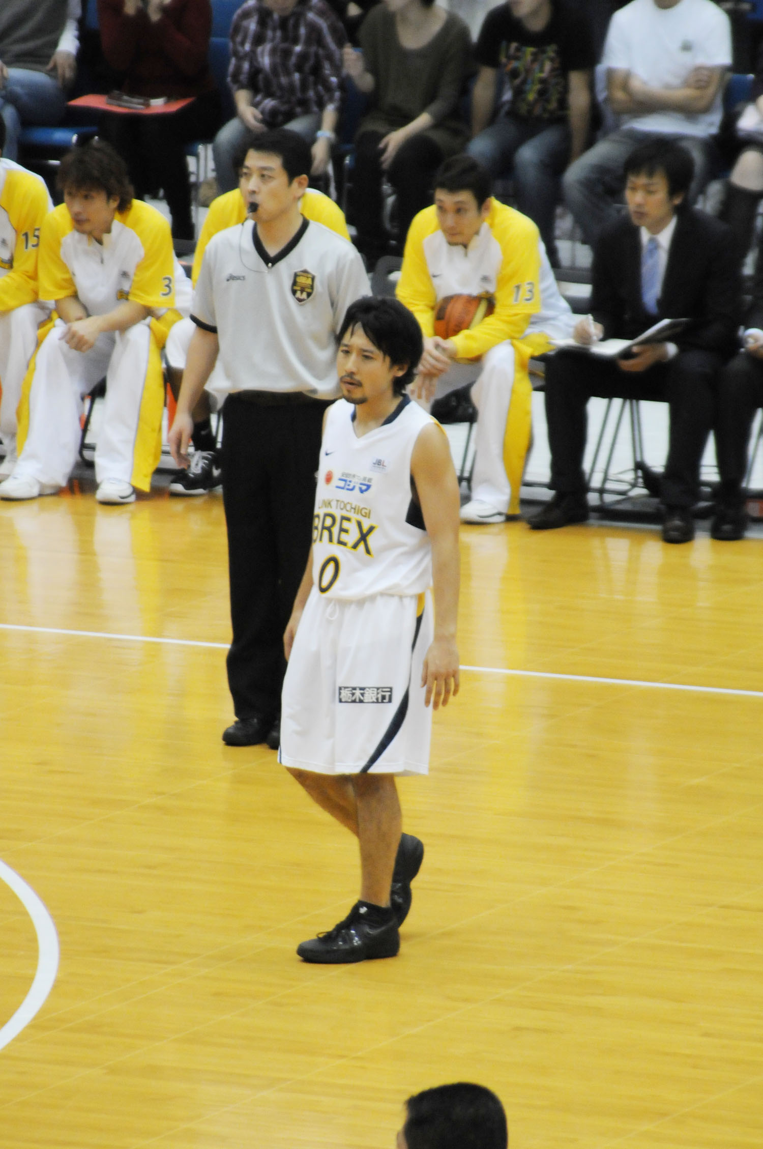Imagem de referência relacionada a Yūta Tabuse, item descrito como jogador de basquetebol japonês