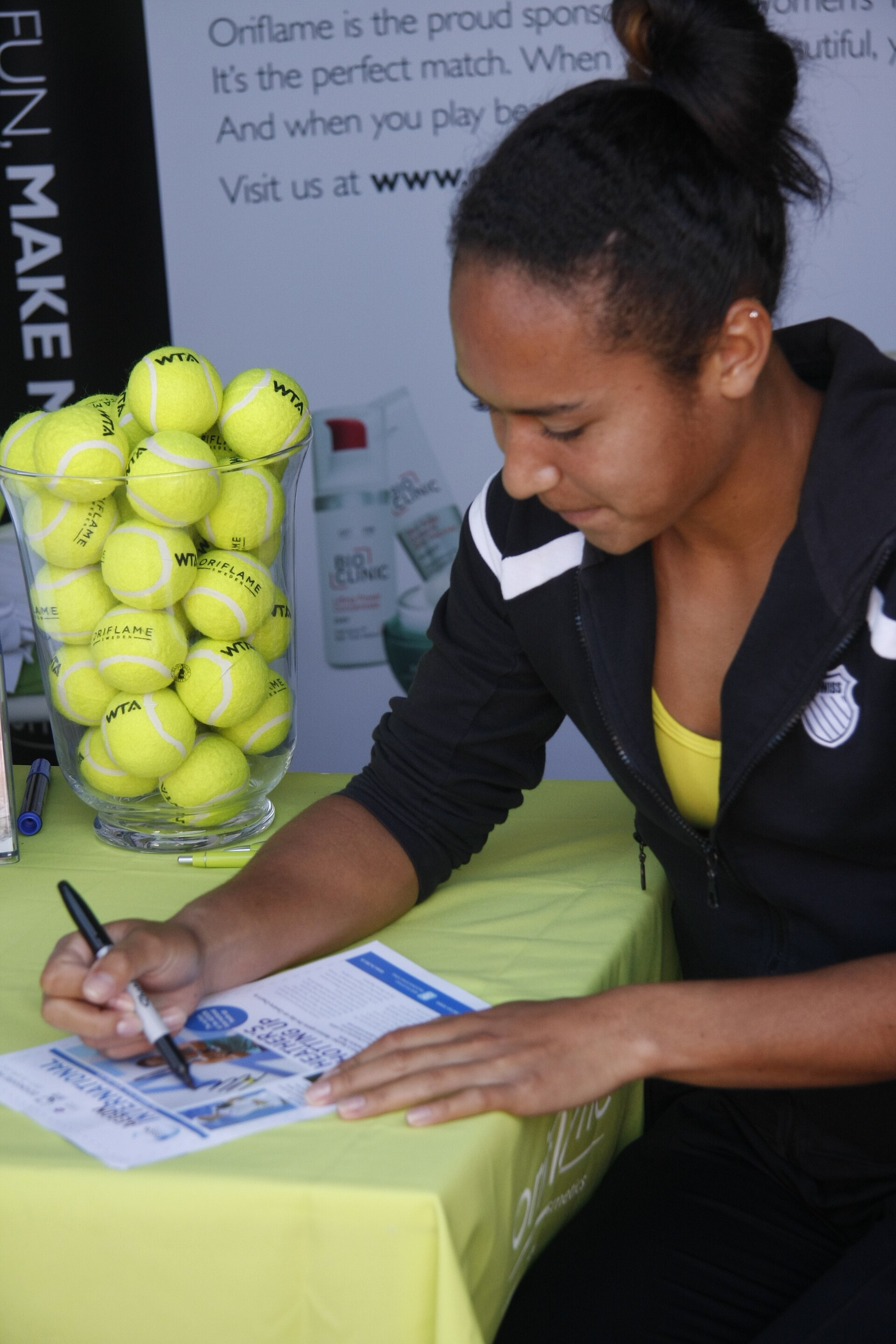 Imagem de referência relacionada a Heather Watson, item descrito como tenista britânica