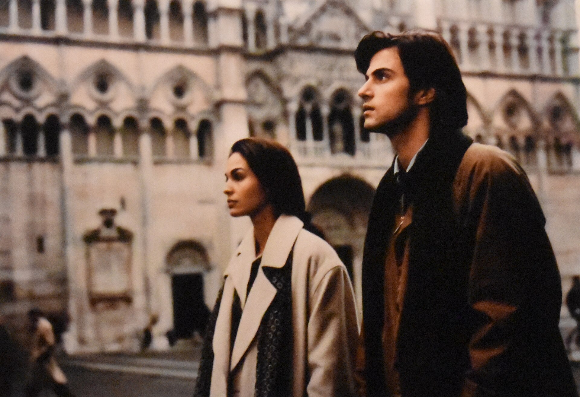 Imagem de referência relacionada a Al di là delle nuvole, item descrito como filme de 1995 dirigido por Michelangelo Antonioni e Wim Wenders