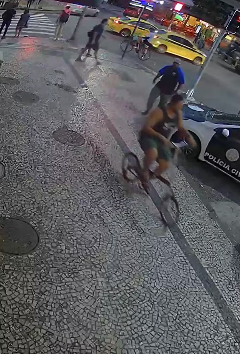 MP do Rio denuncia 5 pessoas por linchamento de ciclista em Copacabana