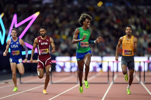Alison dos Santos e Matheus Lima vão à final do Mundial de Atletismo