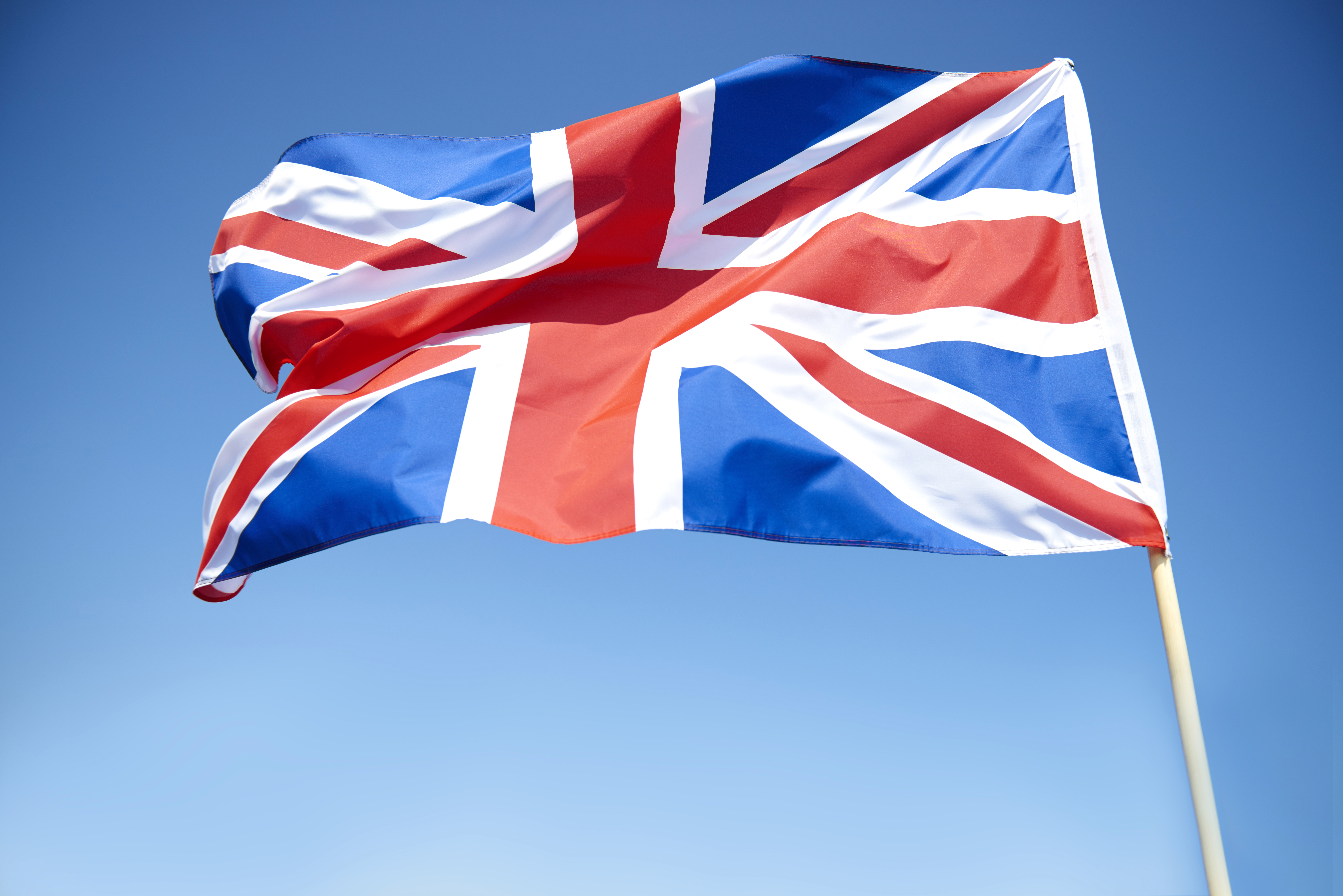 Vai trabalhar ou estudar no Reino Unido? Faça isso antes de iniciar o processo migratório