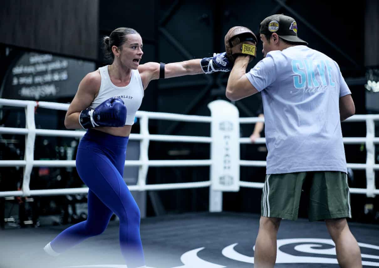 Sydney Sweeney sob fogo por 'sexualizar o esporte feminino' em anúncio de previsão esportiva