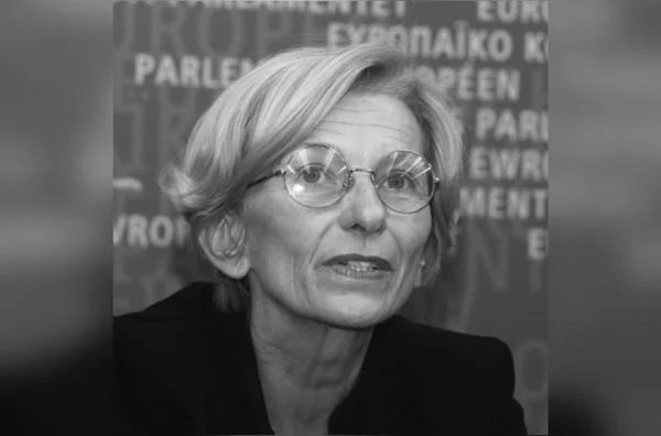Morre Emma Bonino, símbolo da luta pelos direitos das mulheres na Itália